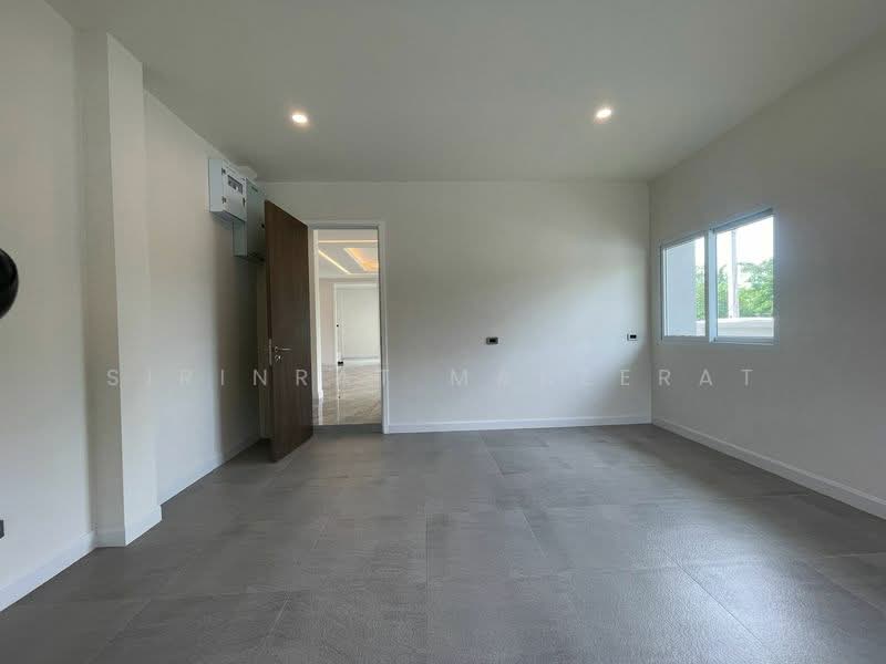 บ้าน 3 ชั้น ดีไซน์โมเดิร์น ถนนเชียงใหม่-หางดง “Work Life Luxury Living “, Chiang Mai, Ban Waen, Hang Dong, Chiang Mai, 5 Bedrooms, 530 sqm, Single Detached House For Sale, by Sirinrat Maneerat, 500441289 - DDproperty.com