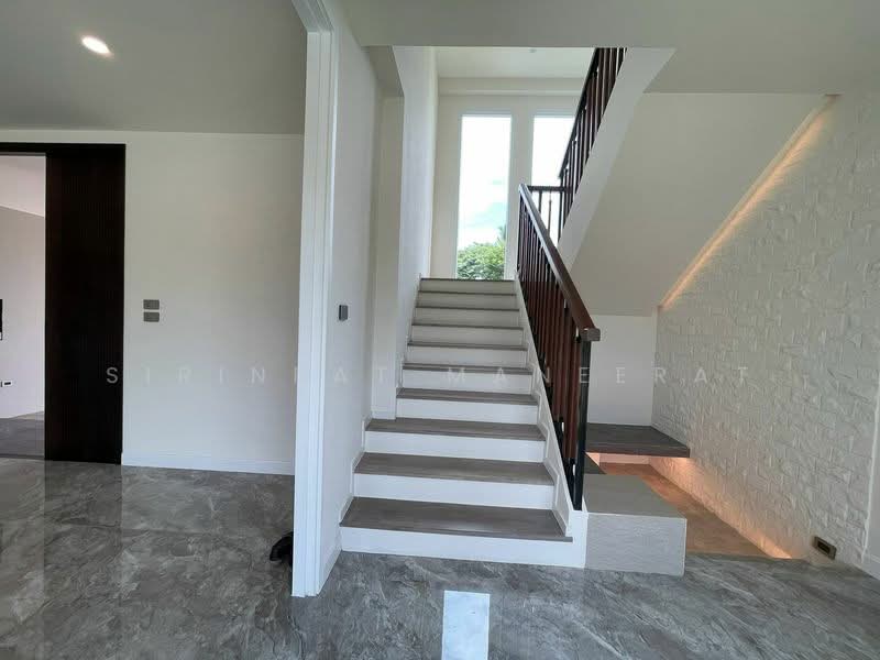 บ้าน 3 ชั้น ดีไซน์โมเดิร์น ถนนเชียงใหม่-หางดง “Work Life Luxury Living “, เชียงใหม่, บ้านแหวน, หางดง, เชียงใหม่, 530 ตร.ม., บ้านเดี่ยว ขาย, โดย Sirinrat Maneerat, 500441289 - DDproperty.com