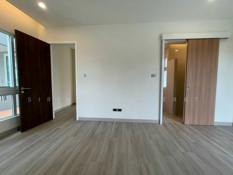 บ้าน 3 ชั้น ดีไซน์โมเดิร์น ถนนเชียงใหม่-หางดง “Work Life Luxury Living “, Chiang Mai, Ban Waen, Hang Dong, Chiang Mai, 5 Bedrooms, 530 sqm, Single Detached House For Sale, by Sirinrat Maneerat, 500441289 - DDproperty.com
