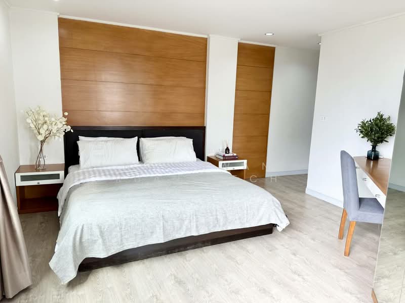 The Royal Place 1, Bangkok, Rajdamri, Lumphini, Pathum Wan, Bangkok, 2 Bedrooms, 84 sqm, Condo For Rent, by Noppawan Ruangdech, 500441311 - DDproperty.com