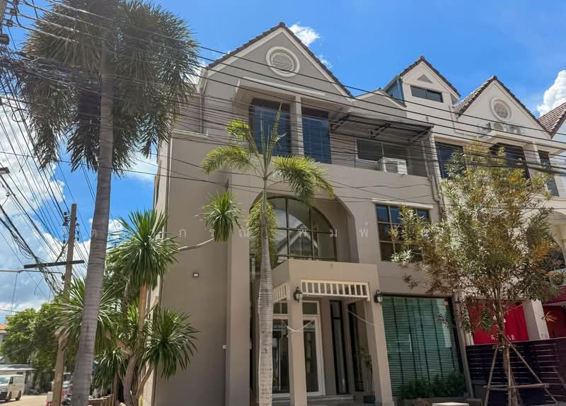Town in Town Village, Bangkok, ศรีวรา, Phlapphla, Wang Thonglang, Bangkok, 10+ Bedrooms, 688 sqm, Single Detached House For Rent, by จิตราภรณ์ พิมพ์จันทร์, 500441412 - DDproperty.com