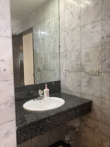 Regent Royal Place 2, Bangkok, Rajdamri, Lumphini, Pathum Wan, Bangkok, 1 Bedroom, 64 sqm, Condo For Rent, by พิมพ์ภัทรา แจ่มอุลิตรัตน, 500441424 - DDproperty.com