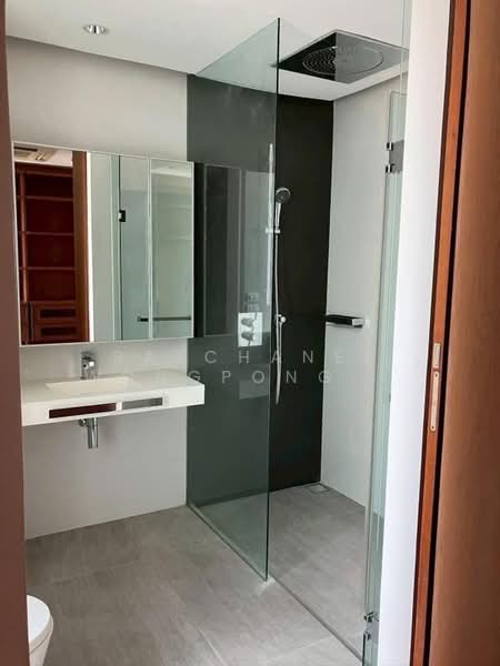 Ficus Lane, Bangkok, Soi Sukhumvit 44/1, Phra Kanong, Khlong Toei, Bangkok, 3 Bedrooms, 200 sqm, Condo For Rent, by Ratchanee Wongpongtham, 500441530 - DDproperty.com