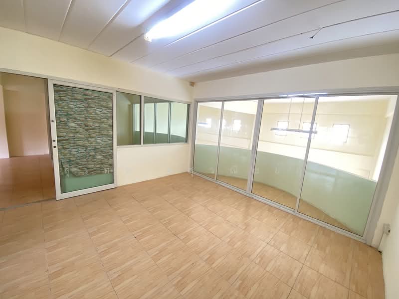For Sale: Newly Renovated 2-Unit Shophouse Plearnjai 3 Project, Thap Ma, New Rayong Bus Terminal, Rayong, Thapma, Muang Rayong, Rayong, , 215 sqm, Shophouse For Sale, by สุเทพ พสุวณิชย์กุล, 500441552 - DDproperty.com