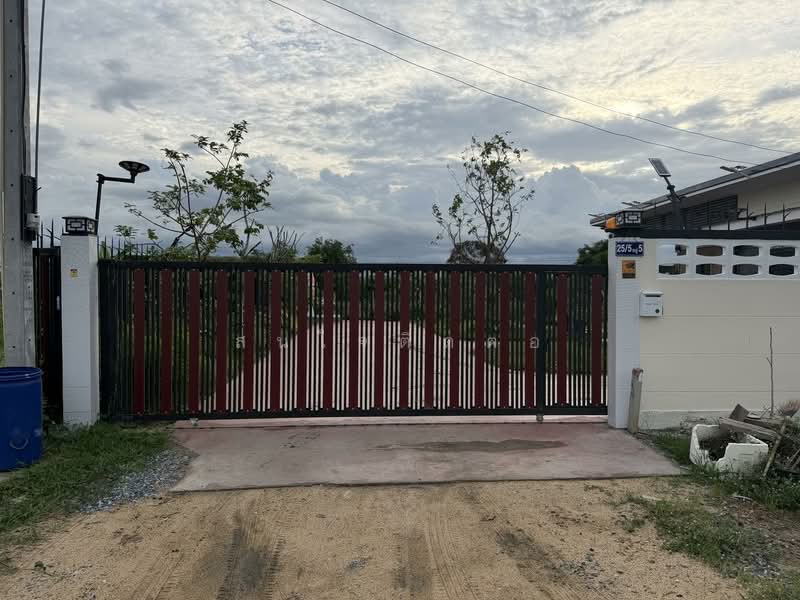 ขายบ้านเดี่ยวชั้นเดียว สไตล์โมเดิร์นลอฟท์ ตำบลบางแก้ว อำเภอเมืองฉะเชิงเทรา บ้านสวย พร้อมอยู่, Chachoengsao, Bang Kaeo, Muang Chachoengsao, Chachoengsao, 2 Bedrooms, 150 sqm, Single Detached House For Sale, by สนใจติดต่อ, 500441555 - DDproperty.com