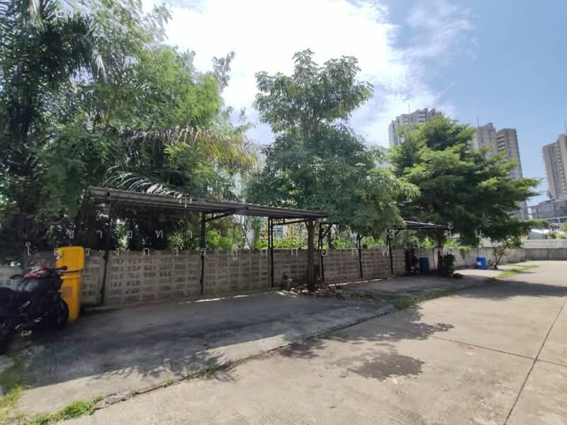 Baan Lukgolf : บ้านลูกกอล์ฟ, นนทบุรี, ซอย หมู่บ้านเมืองทองธานีโครงการลูกกอล์ฟ, บ้านใหม่, ปากเกร็ด, นนทบุรี, 170 ตร.ม., ทาวน์เฮ้าส์ ขาย, โดย คุณธงชัย, 500441564 - DDproperty.com