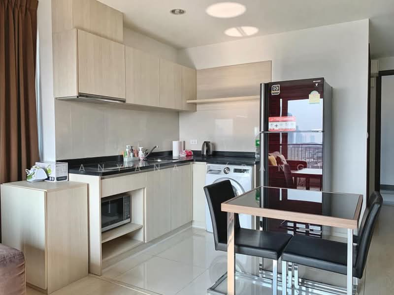 Rhythm Sathorn-Narathiwas, Bangkok, 651 Naradhiwas Rajanagarindra Road, Thung Maha Mek, Sathon, Bangkok, 2 Bedrooms, 60 sqm, Condo For Rent, by Janyanan (Pang), 500441573 - DDproperty.com