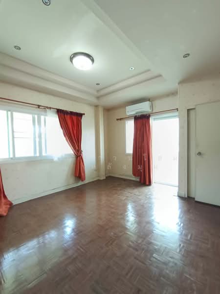 Lally Ville Srinakarin-Thepharak, Samut Prakan, Phraeksa, Muang Samut Prakarn, Samut Prakan, 4 Bedrooms, 144 sqm, Townhouse For Sale, by คุณโชค, 500441578 - DDproperty.com