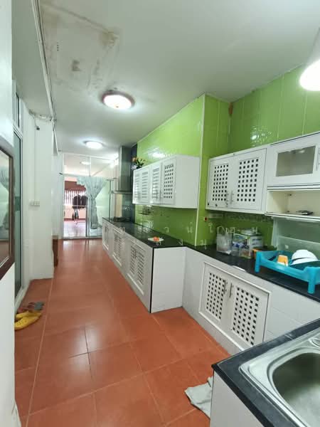 Lally Ville Srinakarin-Thepharak, Samut Prakan, Phraeksa, Muang Samut Prakarn, Samut Prakan, 4 Bedrooms, 144 sqm, Townhouse For Sale, by คุณโชค, 500441578 - DDproperty.com