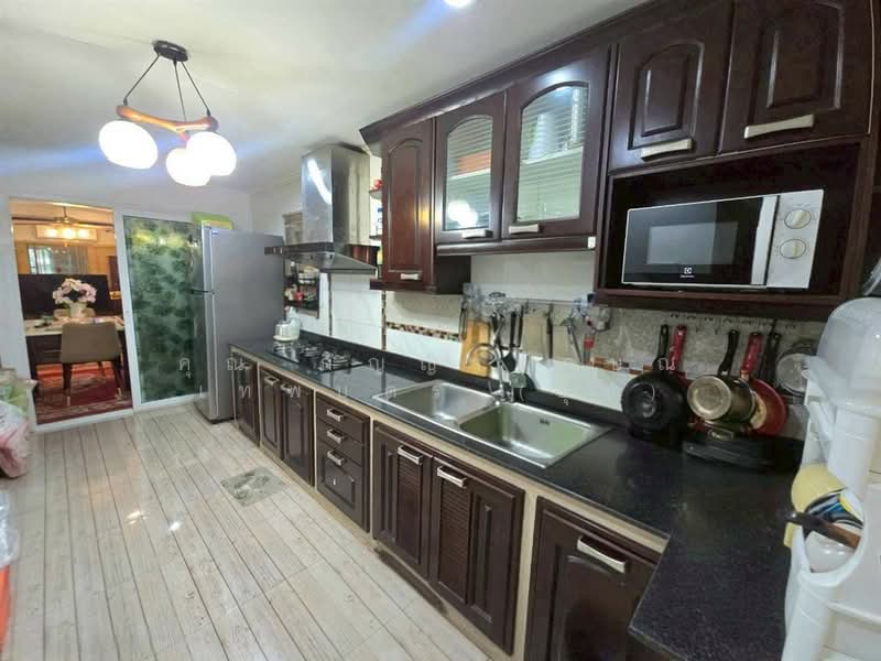Warabodin Wongwaen-Lamlukka, Pathum Thani, Lamlukka Road, Lat Sawai, Lam Luk Ka, Pathum Thani, 5 Bedrooms, 450 sqm, Single Detached House For Sale, by คุณ ภิญญาลักษณ์ เทพบุตร (ยุ้ย), 500441589 - DDproperty.com