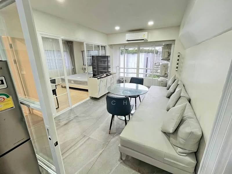 Thonglor Tower, Bangkok, Soi Thonglor, Sukhumvit 55 Road, Khlongtoei Nua, Watthana, Bangkok, 2 Bedrooms, 50 sqm, Condo For Rent, by Sasithon Phonchuai, 500441607 - DDproperty.com