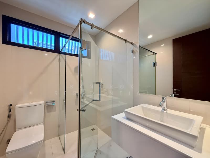 The Park Lane 22, Bangkok, 42 Soi Pridi Banomyong 45, Khlong Tan Nua, Watthana, Bangkok, 3 Bedrooms, 300 sqm, Townhouse For Rent, by Bangkok Residential, 500441615 - DDproperty.com