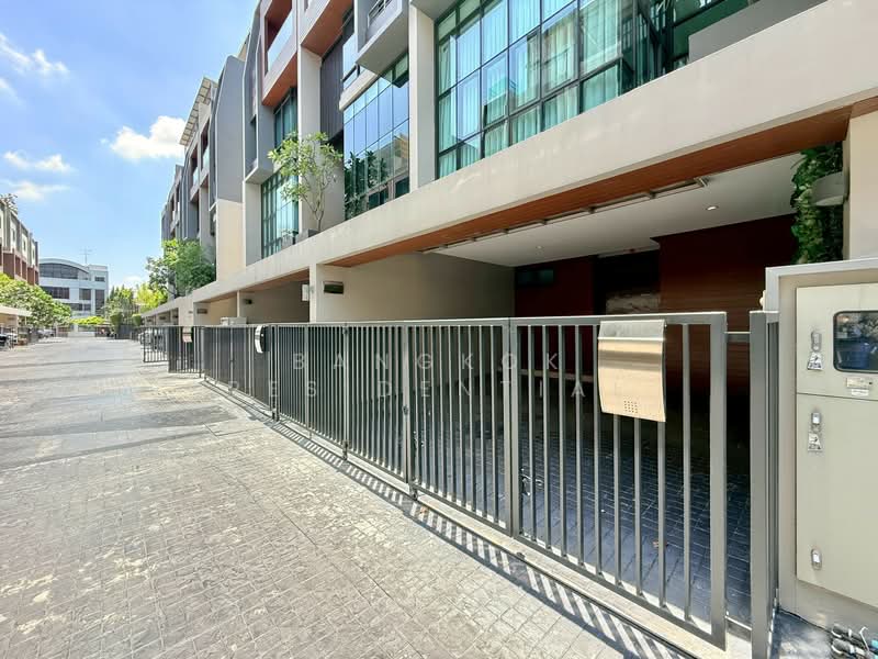 The Park Lane 22, Bangkok, 42 Soi Pridi Banomyong 45, Khlong Tan Nua, Watthana, Bangkok, 3 Bedrooms, 300 sqm, Townhouse For Rent, by Bangkok Residential, 500441615 - DDproperty.com