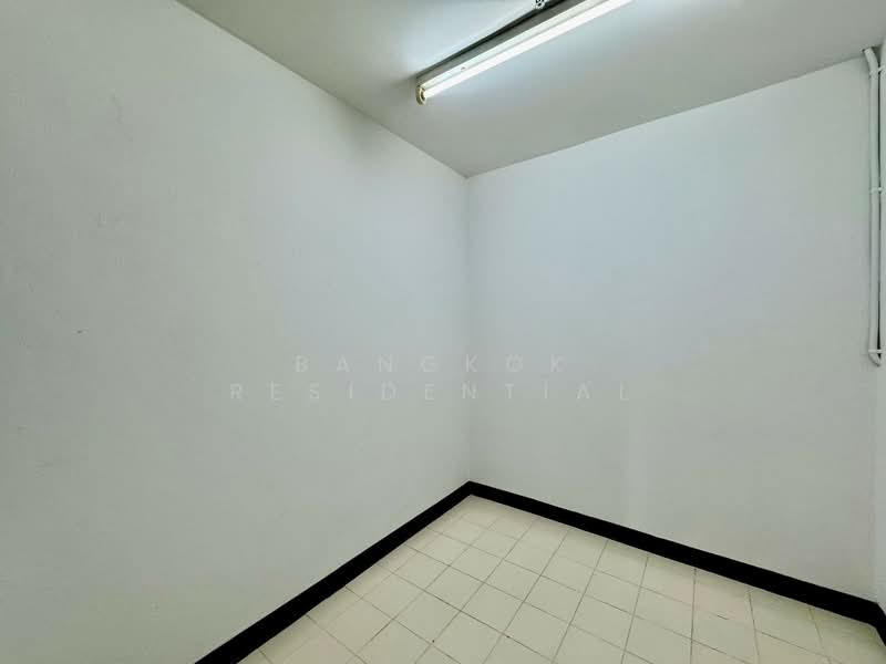 Mayfair Garden Apartment : เมย์แฟร์ การ์เดน อพาร์ทเมนท์, กรุงเทพ, 59 ซอย สุขุมวิท 16, คลองเตย, กรุงเทพ, 220 ตร.ม., อพาร์ทเมนท์ ให้เช่า, โดย Bangkok Residential, 500441664 - DDproperty.com