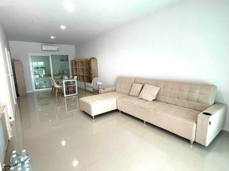 Baan Klang Muang Suanluang, Bangkok, On Nut Road, Dok Mai, Prawet, Bangkok, 3 Bedrooms, 130 sqm, Townhouse For Rent, by Khun EVE, 500441962 - DDproperty.com