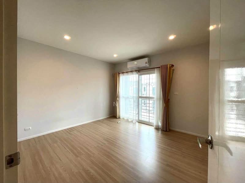 Baan Klang Muang Suanluang, Bangkok, On Nut Road, Dok Mai, Prawet, Bangkok, 3 Bedrooms, 130 sqm, Townhouse For Rent, by Khun EVE, 500441962 - DDproperty.com