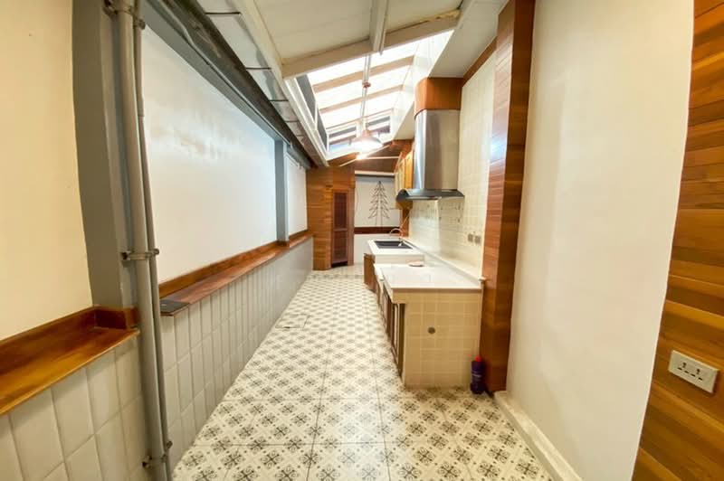 ซอยวัฒนานิเวศน์ 5, Bangkok, ถนนสุทธิสารวินิจฉัย, Samsen Nok, Huai Khwang, Bangkok, 3 Bedrooms, 300 sqm, Single Detached House For Sale, by คุณเก้า, 500441977 - DDproperty.com
