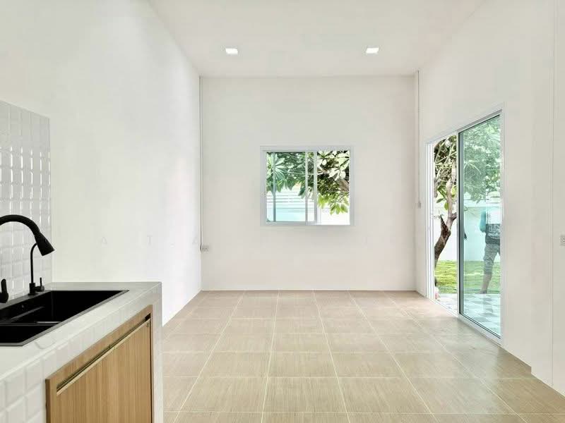 บูรพาแลนด์ หนองค้อ ศรีราชา, Chon Buri (Pattaya), Nong - Kham, Si Racha, Chon Buri (Pattaya), 2 Bedrooms, 150 sqm, Semi-Detached House (Twin House) For Sale, by A.T.A. Property, 500442053 - DDproperty.com