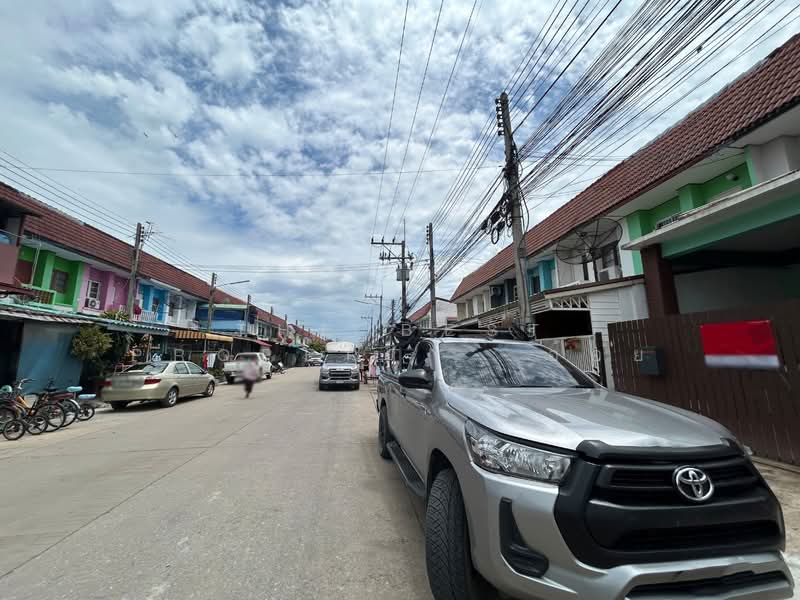 หมู่บ้านจุฑาภัทร ลาดหลุมแก้ว (Baan Juthaphat) ปทุมธานี, Pathum Thani, Khu Khwang, Lat Lum Kaeo, Pathum Thani, 2 Bedrooms, 150 sqm, Townhouse For Sale, by The Best Property  อ้อย, 500442087 - DDproperty.com