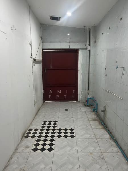 3-BR Townhouse, Bangkok, Suan Luang, Bangkok, 3 Bedrooms, 450 sqm, Townhouse For Rent, by Ramita Theptham, 500442127 - DDproperty.com