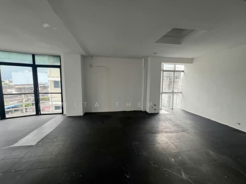 3-BR Townhouse, Bangkok, Suan Luang, Bangkok, 3 Bedrooms, 450 sqm, Townhouse For Rent, by Ramita Theptham, 500442127 - DDproperty.com