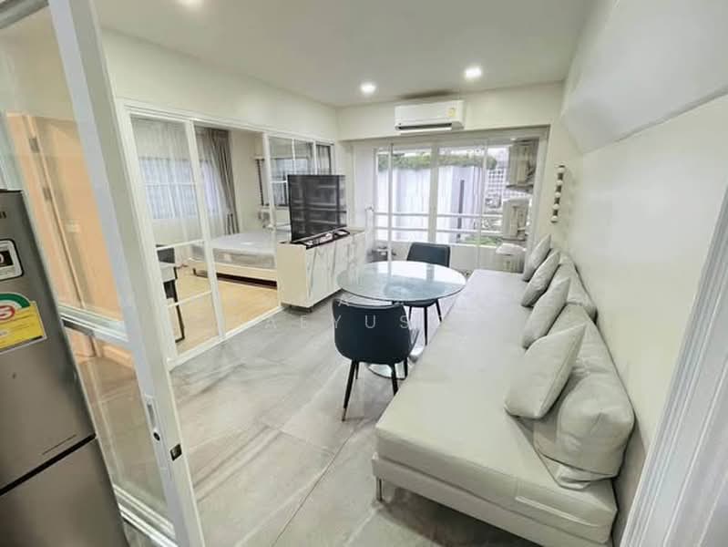 Thonglor Tower, Bangkok, Soi Thonglor, Sukhumvit 55 Road, Khlongtoei Nua, Watthana, Bangkok, 2 Bedrooms, 50 sqm, Condo For Rent, by Muhammad-ameen Waeyusoh, 500442214 - DDproperty.com