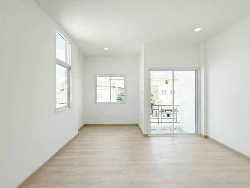Corner townhome at Burapaland, Nong Kho, Sriracha, Chon Buri (Pattaya), Nong - Kham, Si Racha, Chon Buri (Pattaya), 2 Bedrooms, 208 sqm, Townhouse For Sale, by A House Property Co.,Ltd., 500442243 - DDproperty.com