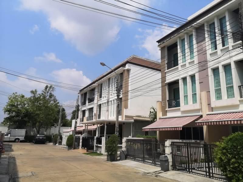 Baan Klang Muang Sathorn-Taksin 2 : บ้านกลางเมือง สาทร-ตากสิน 2, กรุงเทพ, ถนนกัลปพฤกษ์, บางค้อ, จอมทอง, กรุงเทพ, 164 ตร.ม., ทาวน์เฮ้าส์ ขาย, โดย Connex Property, 500442301 - DDproperty.com