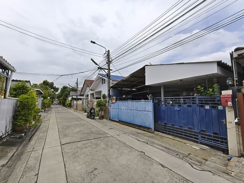 บ้านแฝดชั้นเดียว หมู่บ้าน ชัยวิวัฒน์ 2 งามวงศ์วาน 23 (ขายตามสภาพ), Nonthaburi, Bang Kra So, Muang Nonthaburi, Nonthaburi, 2 Bedrooms, 128 sqm, Semi-Detached House (Twin House) For Sale, by บริษัท เอชแอล แอสเซท จำกัด, 500442310 - DDproperty.com