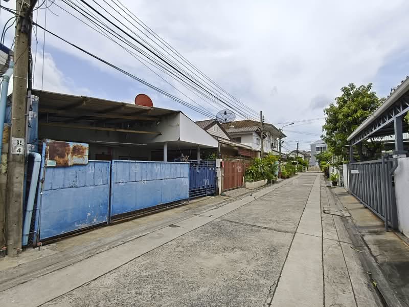 บ้านแฝดชั้นเดียว หมู่บ้าน ชัยวิวัฒน์ 2 งามวงศ์วาน 23 (ขายตามสภาพ), Nonthaburi, Bang Kra So, Muang Nonthaburi, Nonthaburi, 2 Bedrooms, 128 sqm, Semi-Detached House (Twin House) For Sale, by บริษัท เอชแอล แอสเซท จำกัด, 500442310 - DDproperty.com