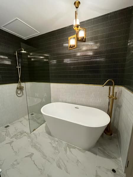 Baan Pornpadith, Bangkok, Phra Kanong, Khlong Toei, Bangkok, 3 Bedrooms, 220 sqm, Townhouse For Rent, by Napittha Tiyapanitkun, 500442323 - DDproperty.com