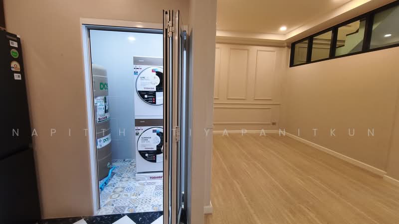 Baan Pornpadith, Bangkok, Phra Kanong, Khlong Toei, Bangkok, 3 Bedrooms, 220 sqm, Townhouse For Rent, by Napittha Tiyapanitkun, 500442323 - DDproperty.com