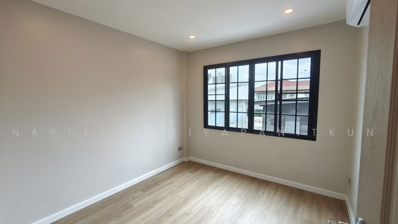 Baan Pornpadith, Bangkok, Phra Kanong, Khlong Toei, Bangkok, 3 Bedrooms, 220 sqm, Townhouse For Rent, by Napittha Tiyapanitkun, 500442323 - DDproperty.com