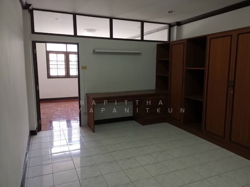 Soi Chan 13, Bangkok, จันทน์ 13, Chong Nonsi, Yan Nawa, Bangkok, 2 Bedrooms, 250 sqm, Townhouse For Rent, by Napittha Tiyapanitkun, 500442496 - DDproperty.com