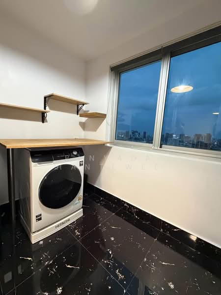 Supalai Park Ekkamai-Thonglor, Bangkok, Petchaburi Road, Bang Kapi, Huai Khwang, Bangkok, 2 Bedrooms, 72 sqm, Condo For Sale, by Pinyada Hantewee, 500442551 - DDproperty.com