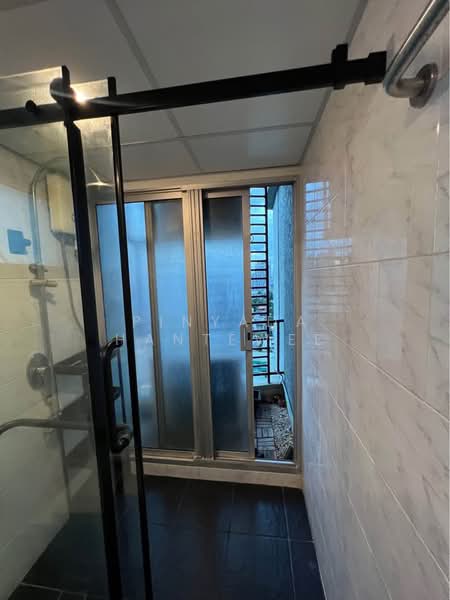 Supalai Park Ekkamai-Thonglor, Bangkok, Petchaburi Road, Bang Kapi, Huai Khwang, Bangkok, 2 Bedrooms, 72 sqm, Condo For Sale, by Pinyada Hantewee, 500442551 - DDproperty.com
