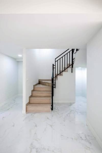 ทาวน์โฮม ทาวน์เฮาส์, Bangkok, พัฒนาการ, Phatthanakan, Suan Luang, Bangkok, 4 Bedrooms, 220 sqm, Townhouse For Sale, by คัทยวรรณ หิรัญจิโรจน์, 500442626 - DDproperty.com