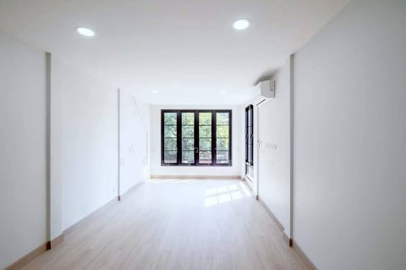 ทาวน์โฮม ทาวน์เฮาส์, Bangkok, พัฒนาการ, Phatthanakan, Suan Luang, Bangkok, 4 Bedrooms, 220 sqm, Townhouse For Sale, by คัทยวรรณ หิรัญจิโรจน์, 500442626 - DDproperty.com