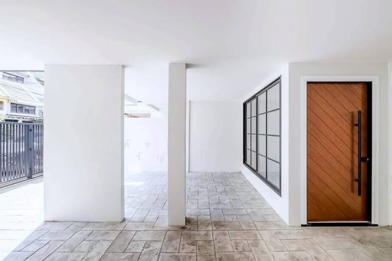 ทาวน์โฮม ทาวน์เฮาส์, Bangkok, พัฒนาการ, Phatthanakan, Suan Luang, Bangkok, 4 Bedrooms, 220 sqm, Townhouse For Sale, by คัทยวรรณ หิรัญจิโรจน์, 500442626 - DDproperty.com