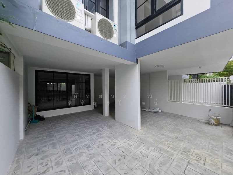 ทาวน์โฮม ทาวน์เฮาส์, Bangkok, พัฒนาการ, Phatthanakan, Suan Luang, Bangkok, 4 Bedrooms, 220 sqm, Townhouse For Sale, by คัทยวรรณ หิรัญจิโรจน์, 500442626 - DDproperty.com