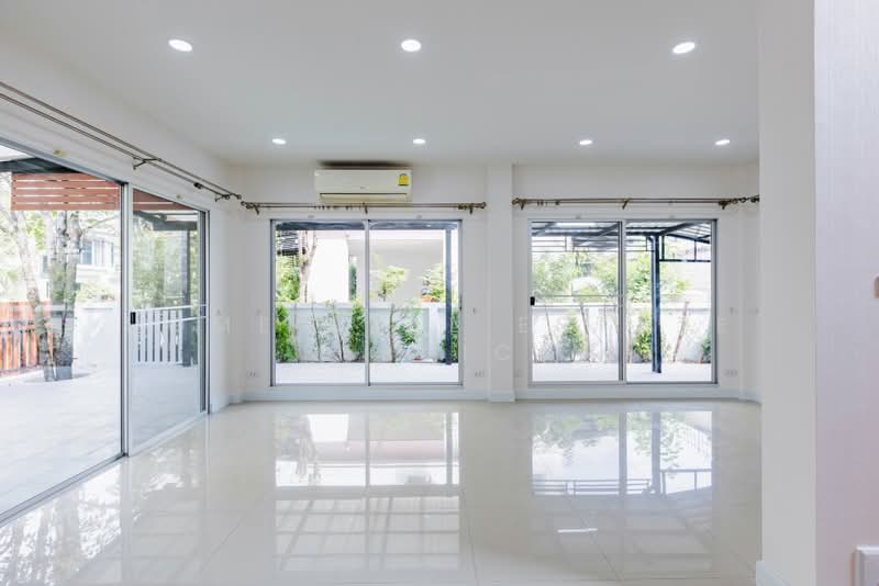Life Bangkok Boulevard Rama 5, Nonthaburi, Yothathikan Road Nonthaburi 2001, Bang Si Thong, Bang Kruai, Nonthaburi, 3 Bedrooms, 180 sqm, Single Detached House For Sale, by HOME Real Estate Service, 500442629 - DDproperty.com