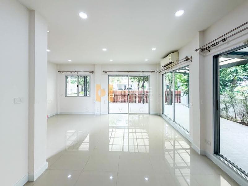 Life Bangkok Boulevard Rama 5, Nonthaburi, Yothathikan Road Nonthaburi 2001, Bang Si Thong, Bang Kruai, Nonthaburi, 3 Bedrooms, 180 sqm, Single Detached House For Sale, by HOME Real Estate Service, 500442629 - DDproperty.com