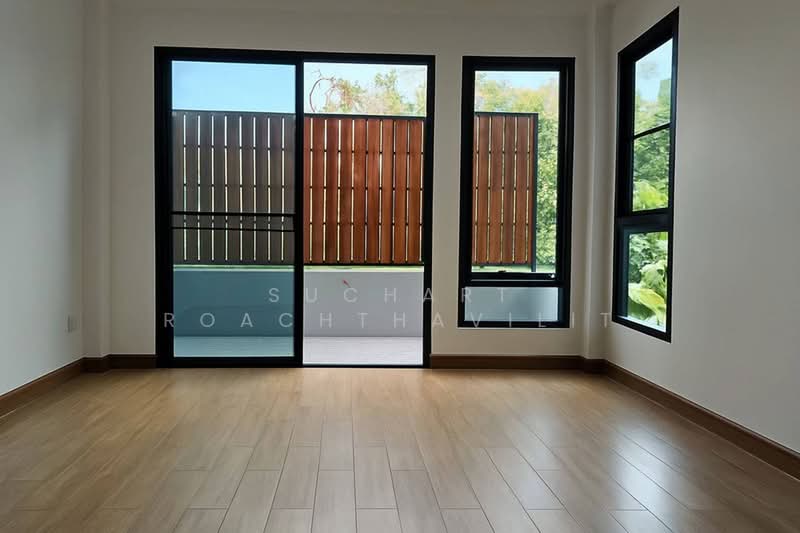 Two-story Detached House for Sale, 4 bedrooms, 47 sqw. Chokchai 4 - Ladprao area, Bangkok, Chokchai, Lat Phrao, Bangkok, 4 Bedrooms, 250 sqm, Single Detached House For Sale, by Suchart Roachthavilit, 500442820 - DDproperty.com