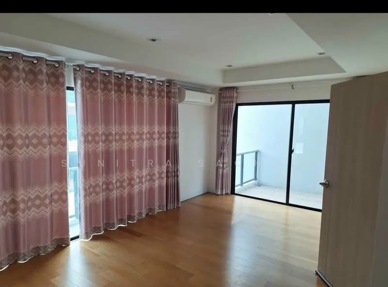 Supalai Essence Ladprao, Bangkok, Soi Ladprao 107, Khlong Chan, Bang Kapi, Bangkok, 4 Bedrooms, 243 sqm, Single Detached House For Rent, by Sunitra Sachdev, 500442899 - DDproperty.com