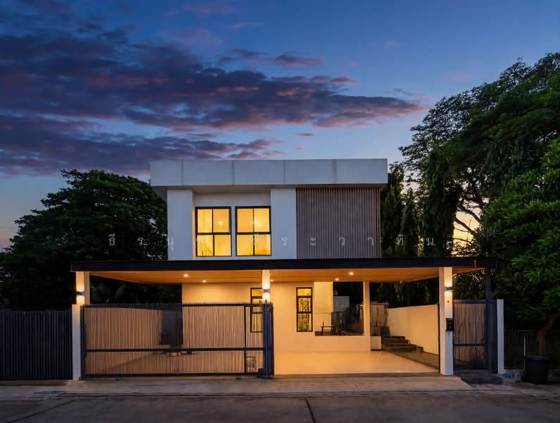 2-Story Modern Luxury Detached House for Sale in Phutthabucha 34, Bangkok, พุทธบูชา 34, Bangmot, Thung Khru, Bangkok, 3 Bedrooms, 244 sqm, Single Detached House For Sale, by ธีรนุช ธีระวาทิน, 500442996 - DDproperty.com