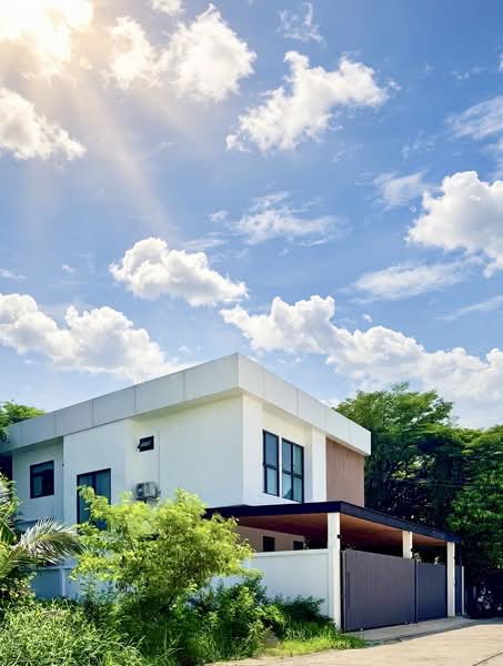 บ้านเดี่ยว 2 ชั้น สไตล์ Modern Luxury ย่านพุทธบูชา 34, กรุงเทพ, พุทธบูชา 34, บางมด, ทุ่งครุ, กรุงเทพ, 244 ตร.ม., บ้านเดี่ยว ขาย, โดย ธีรนุช ธีระวาทิน, 500442996 - DDproperty.com