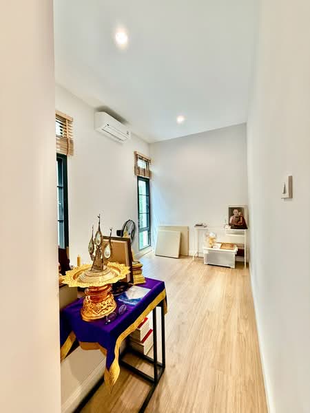 2-Story Modern Luxury Detached House for Sale in Phutthabucha 34, Bangkok, พุทธบูชา 34, Bangmot, Thung Khru, Bangkok, 3 Bedrooms, 244 sqm, Single Detached House For Sale, by ธีรนุช ธีระวาทิน, 500442996 - DDproperty.com