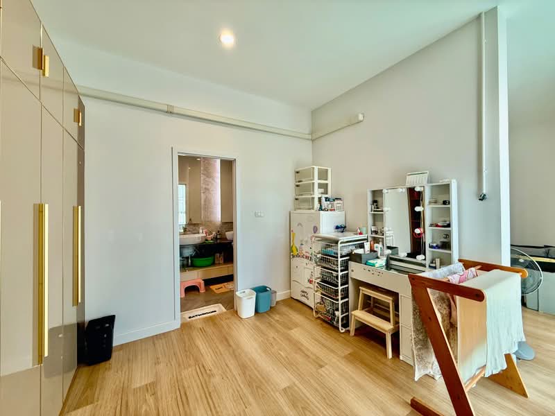 2-Story Modern Luxury Detached House for Sale in Phutthabucha 34, Bangkok, พุทธบูชา 34, Bangmot, Thung Khru, Bangkok, 3 Bedrooms, 244 sqm, Single Detached House For Sale, by ธีรนุช ธีระวาทิน, 500442996 - DDproperty.com