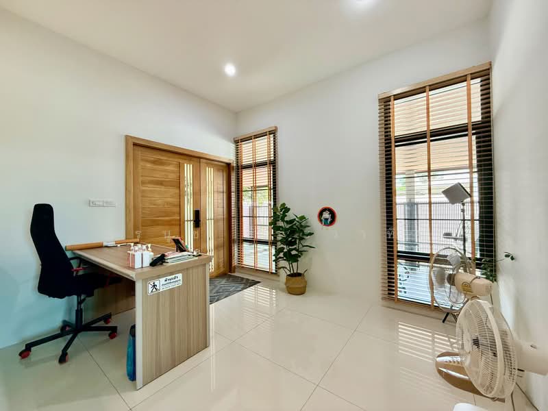 2-Story Modern Luxury Detached House for Sale in Phutthabucha 34, Bangkok, พุทธบูชา 34, Bangmot, Thung Khru, Bangkok, 3 Bedrooms, 244 sqm, Single Detached House For Sale, by ธีรนุช ธีระวาทิน, 500442996 - DDproperty.com