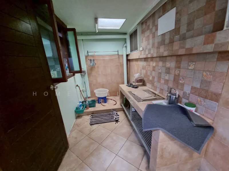 ทาวน์โฮม ปรีดีพนมยงค์ 26 ซอยพัฒนเวศม์ 3, Bangkok, Phra Kanong Nua, Watthana, Bangkok, 4 Bedrooms, 305 sqm, Townhouse For Sale, by HOME Real Estate Service, 500442997 - DDproperty.com